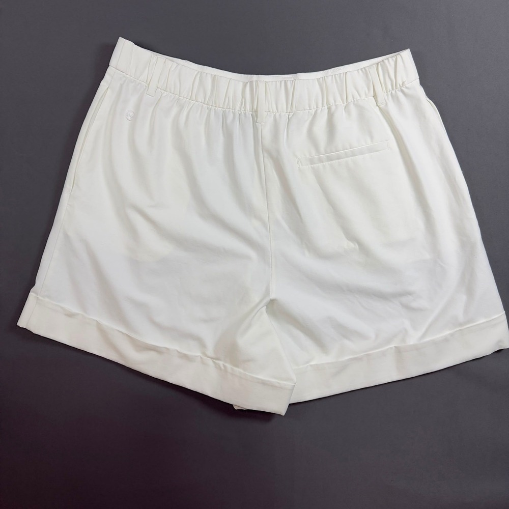 Lululemon High Rise Golf Shorts Womens 33 White Stretch Performance